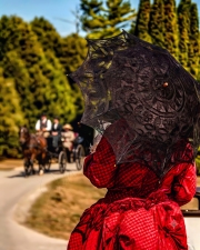 ft-mackinaw-lady-waiting-wm